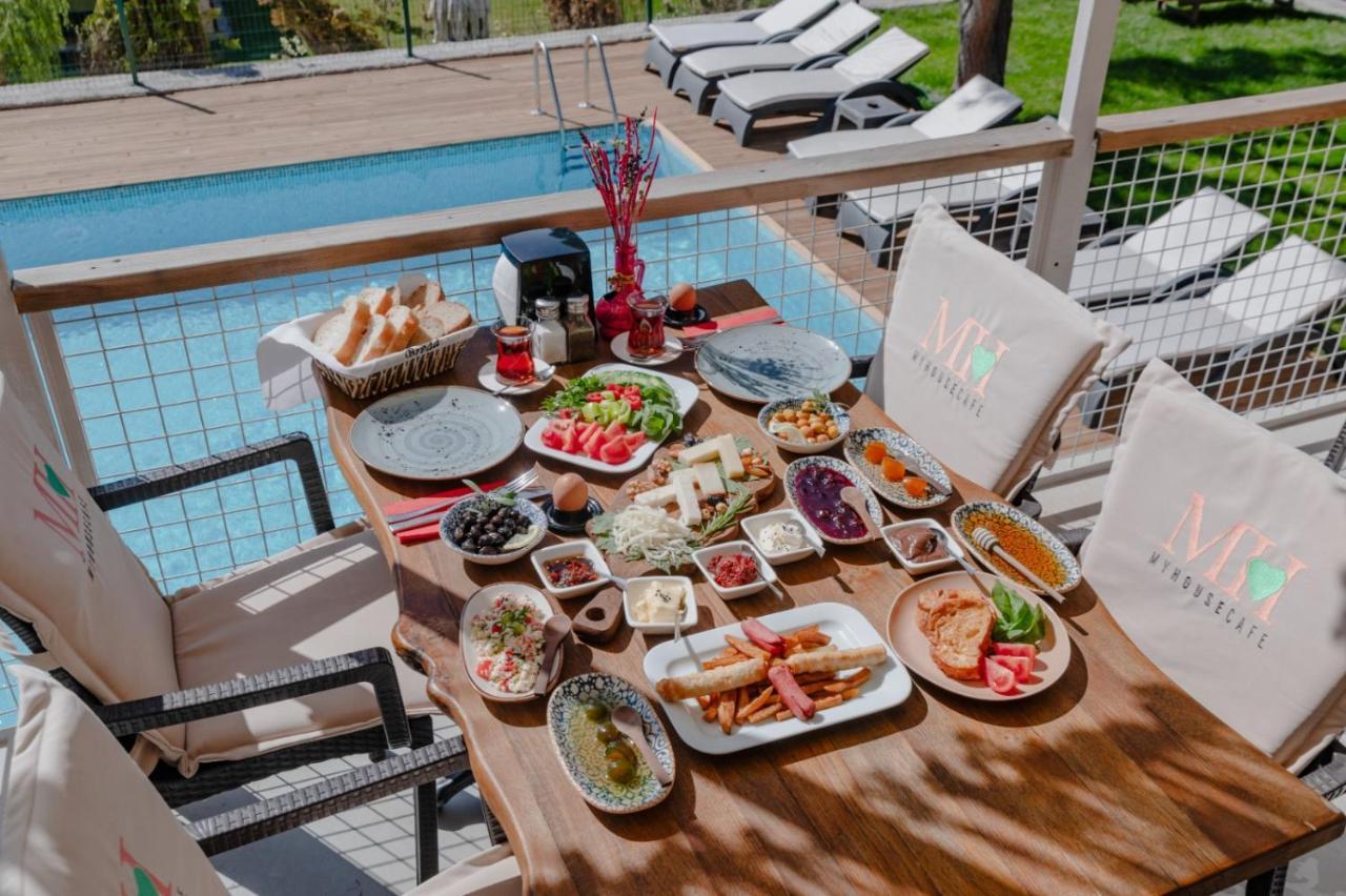 Hotel My House Urla Esmirna Exterior foto